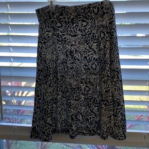 Black and white flowing skirt. Size M